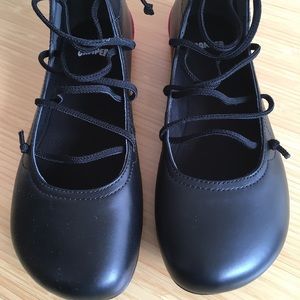 Camper Peu Circuit, size 37 (US 7)